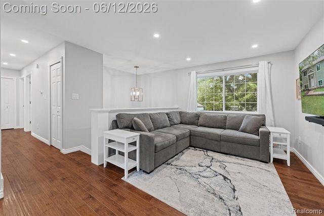 2904 Sun Terrace Drive, Hartland, MI 48353