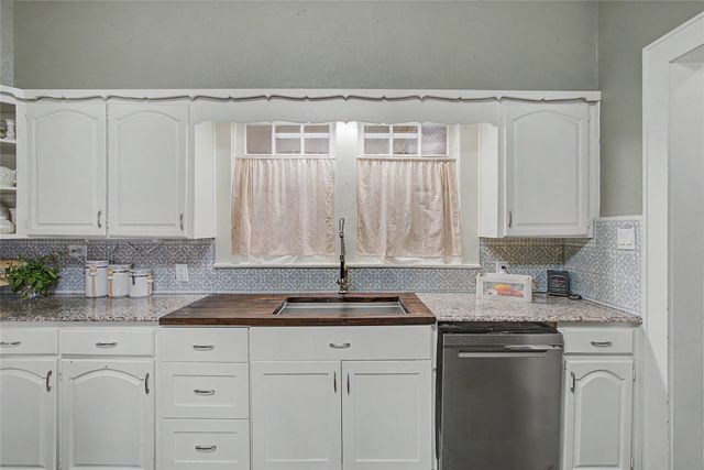 7921 White Settlement Road, White Settlement, TX 76108