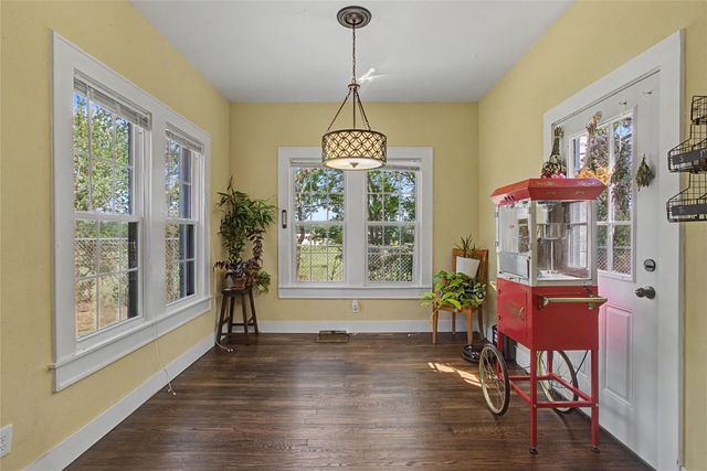 7921 White Settlement Road, White Settlement, TX 76108