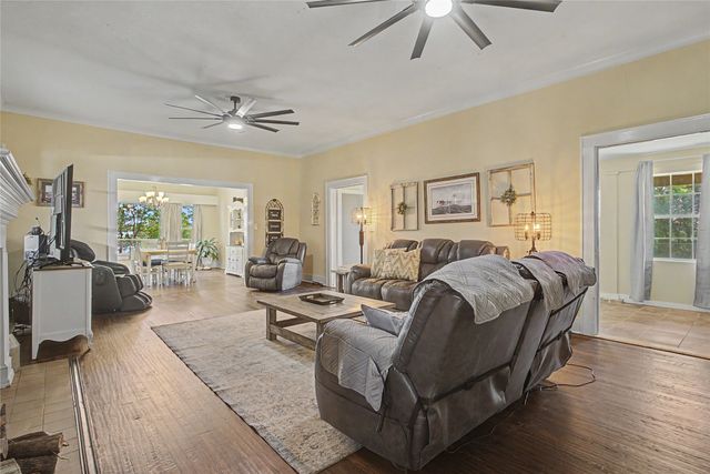 7921 White Settlement Road, White Settlement, TX 76108