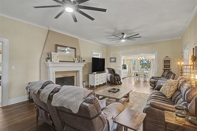 7921 White Settlement Road, White Settlement, TX 76108