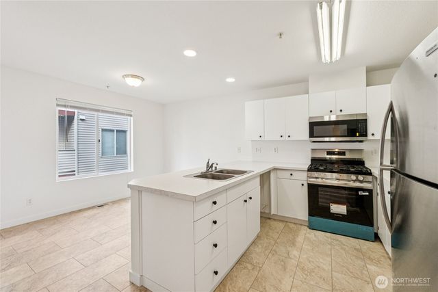 8823 Holly Drive #532, Everett, WA 98208