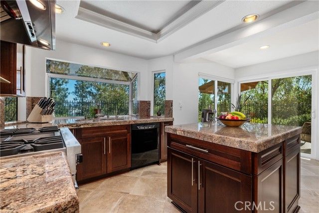 7238 Woodvale Court, West Hills (los Angeles), CA 91307