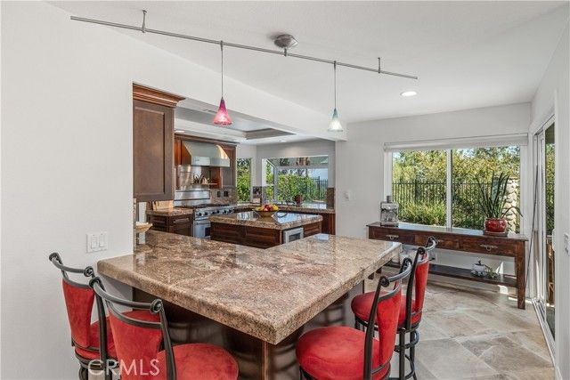 7238 Woodvale Court, West Hills (los Angeles), CA 91307