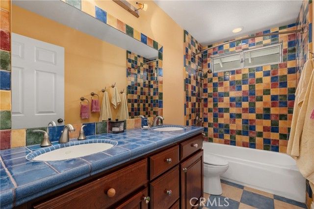 7238 Woodvale Court, West Hills (los Angeles), CA 91307