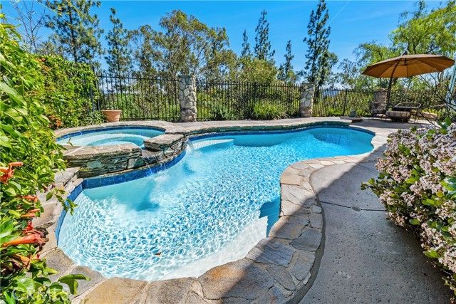7238 Woodvale Court, West Hills (los Angeles), CA 91307