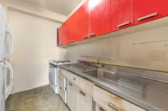 7 Fordham Hill Oval 2E, Bronx, NY 10468