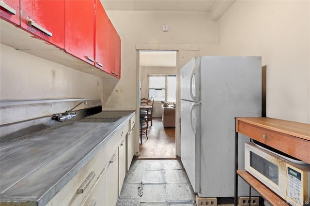 7 Fordham Hill Oval 2E, Bronx, NY 10468