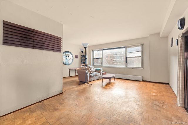 7 Fordham Hill Oval 2E, Bronx, NY 10468