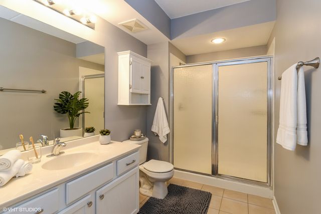 8727 W Bryn Mawr Avenue 206, Chicago, IL 60631