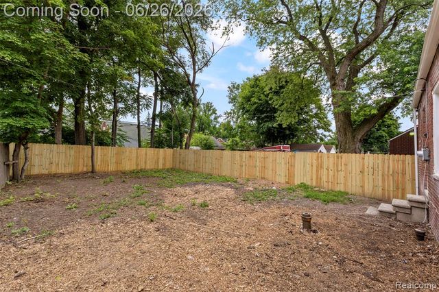 8310 Whitcomb Street, Detroit, MI 48228