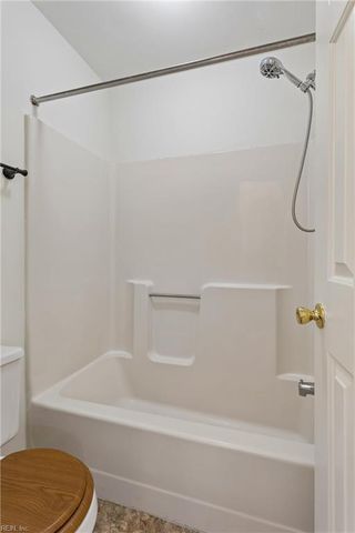 541 Pineland Cir Apt 201, Newport News, VA 23608