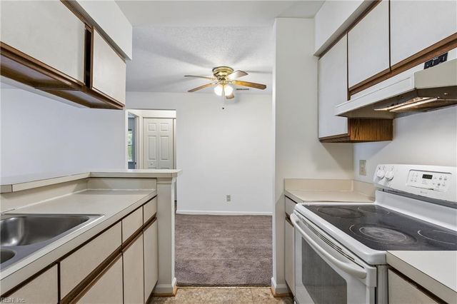 541 Pineland Cir Apt 201, Newport News, VA 23608