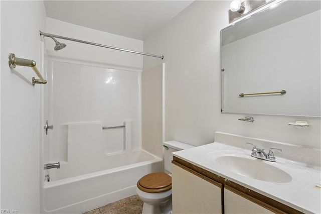 541 Pineland Cir Apt 201, Newport News, VA 23608
