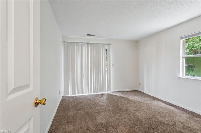 541 Pineland Cir Apt 201, Newport News, VA 23608