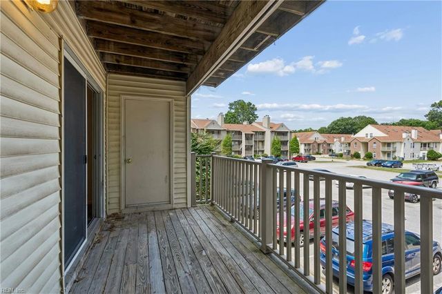 541 Pineland Cir Apt 201, Newport News, VA 23608