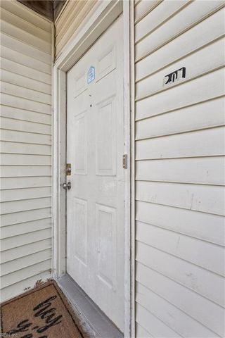 541 Pineland Cir Apt 201, Newport News, VA 23608