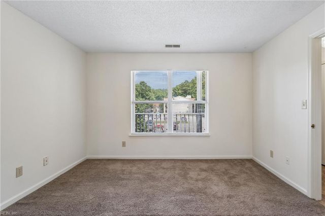 541 Pineland Cir Apt 201, Newport News, VA 23608