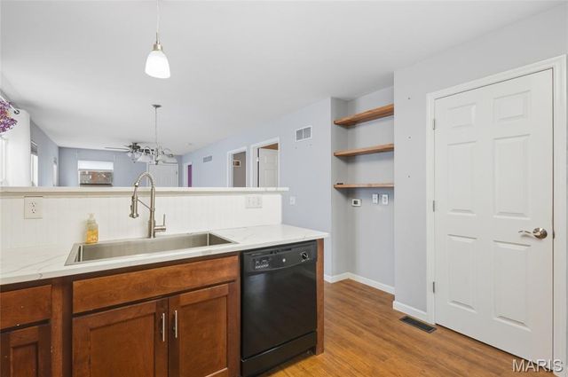 9933 Linn Avenue, St Louis, MO 63125