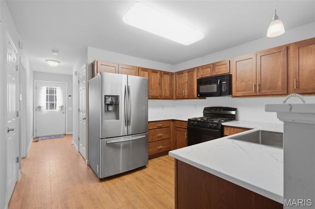 9933 Linn Avenue, St Louis, MO 63125