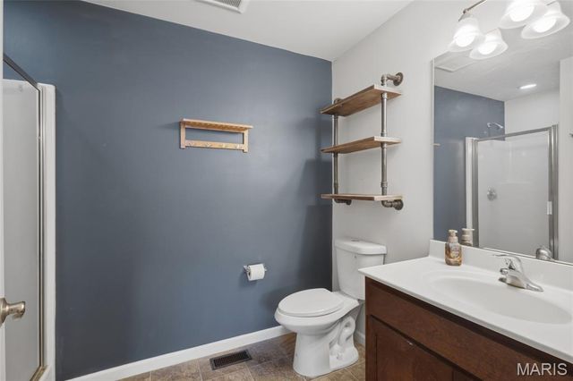 9933 Linn Avenue, St Louis, MO 63125