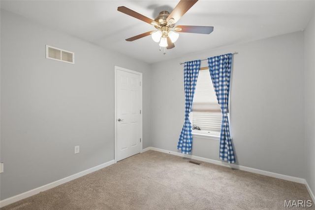 9933 Linn Avenue, St Louis, MO 63125