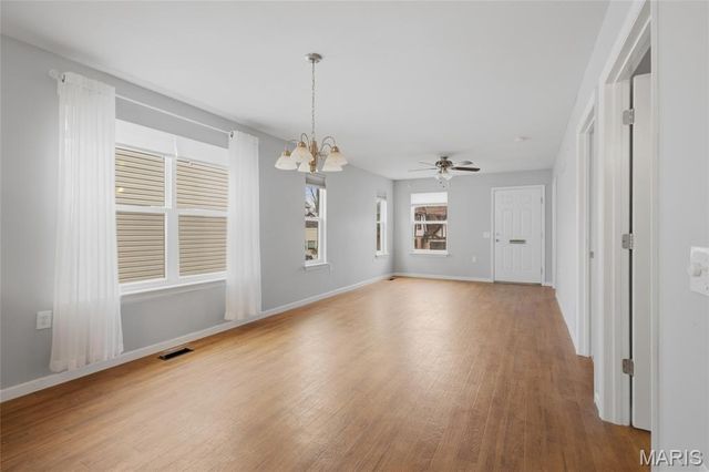 9933 Linn Avenue, St Louis, MO 63125