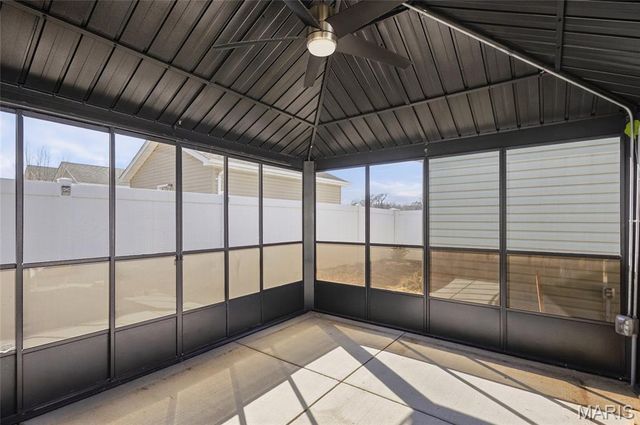 9933 Linn Avenue, St Louis, MO 63125