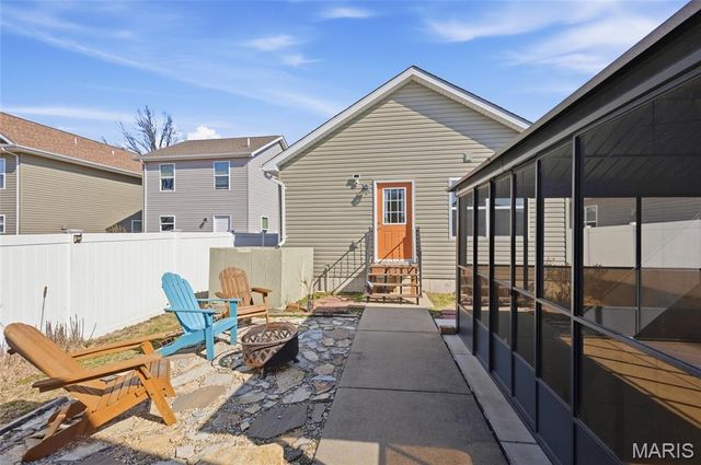 9933 Linn Avenue, St Louis, MO 63125