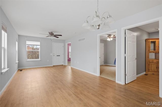 9933 Linn Avenue, St Louis, MO 63125