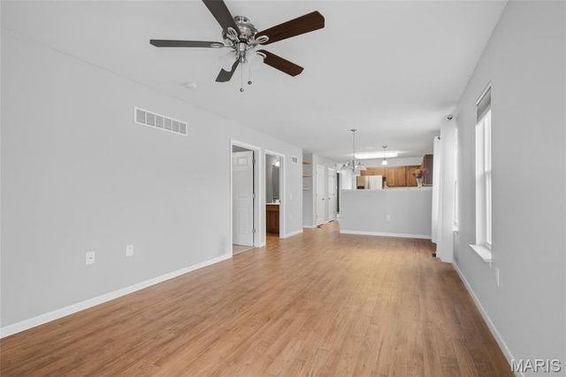 9933 Linn Avenue, St Louis, MO 63125