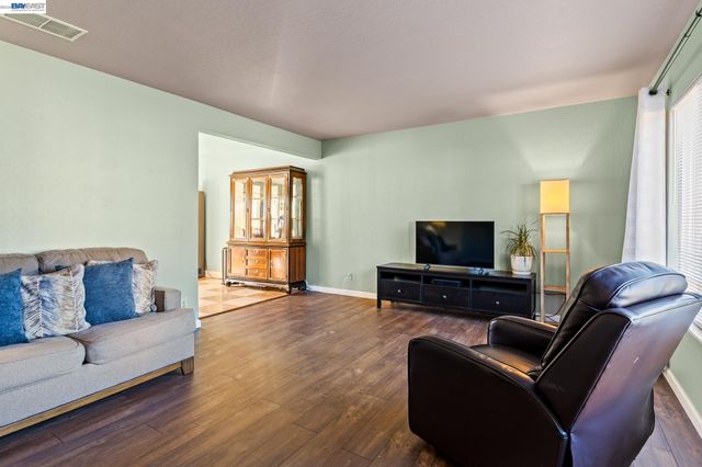 2456 Oliver Dr, Hayward, CA 94545