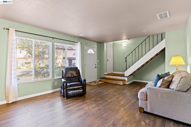 2456 Oliver Dr, Hayward, CA 94545