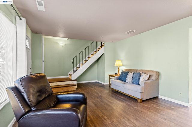 2456 Oliver Dr, Hayward, CA 94545