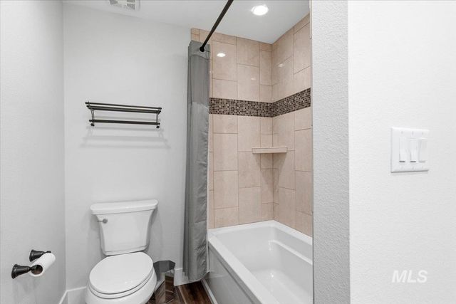 8520 Elkhorn Ln, Nampa, ID 83686