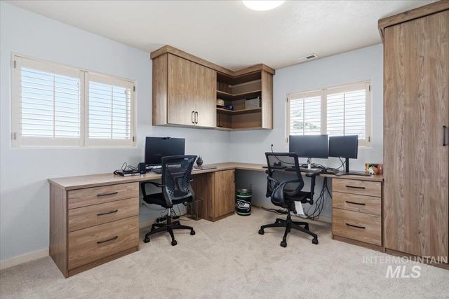 8520 Elkhorn Ln, Nampa, ID 83686