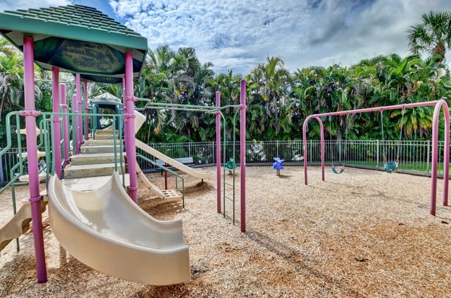 10192 Shireoaks Lane, Boca Raton, FL 33498