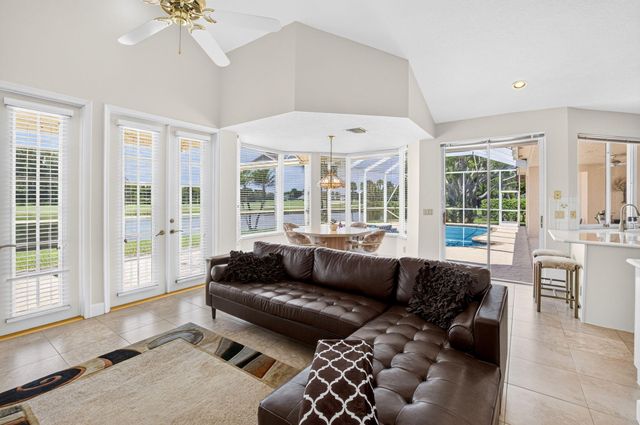 10192 Shireoaks Lane, Boca Raton, FL 33498