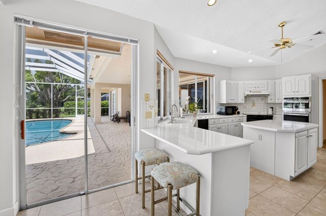 10192 Shireoaks Lane, Boca Raton, FL 33498