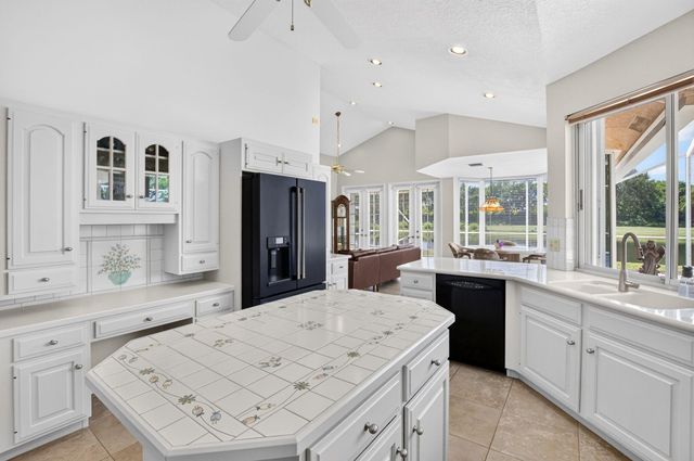 10192 Shireoaks Lane, Boca Raton, FL 33498