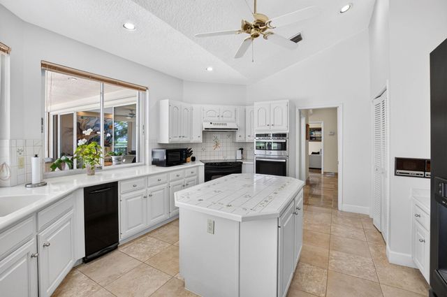 10192 Shireoaks Lane, Boca Raton, FL 33498