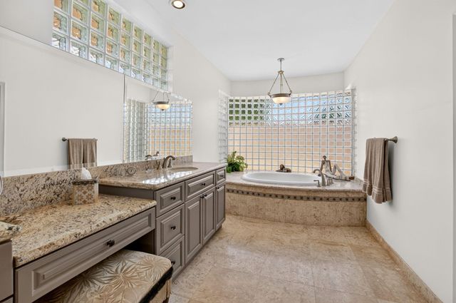 10192 Shireoaks Lane, Boca Raton, FL 33498