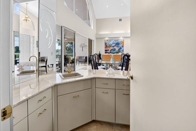 10192 Shireoaks Lane, Boca Raton, FL 33498