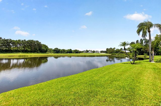 10192 Shireoaks Lane, Boca Raton, FL 33498