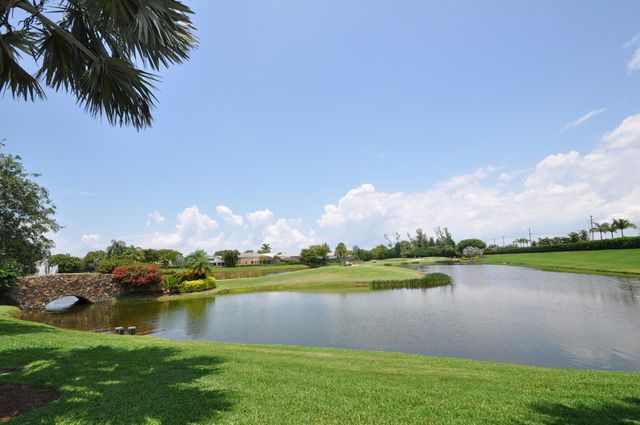 10192 Shireoaks Lane, Boca Raton, FL 33498
