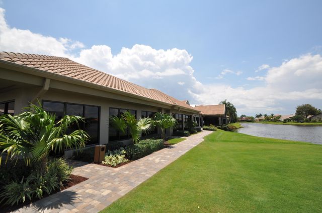 10192 Shireoaks Lane, Boca Raton, FL 33498
