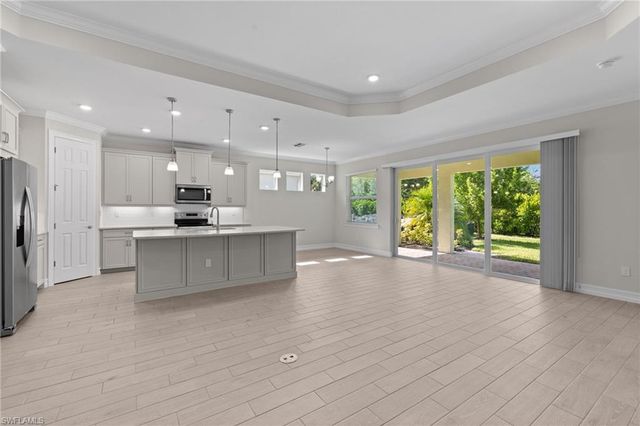 428 Polihale WAY, Naples, FL 34114