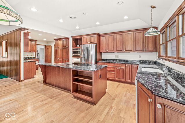 69 Highland Manor Court S, Indianapolis, IN 46228
