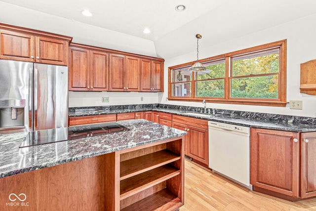 69 Highland Manor Court S, Indianapolis, IN 46228