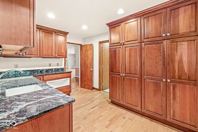 69 Highland Manor Court S, Indianapolis, IN 46228